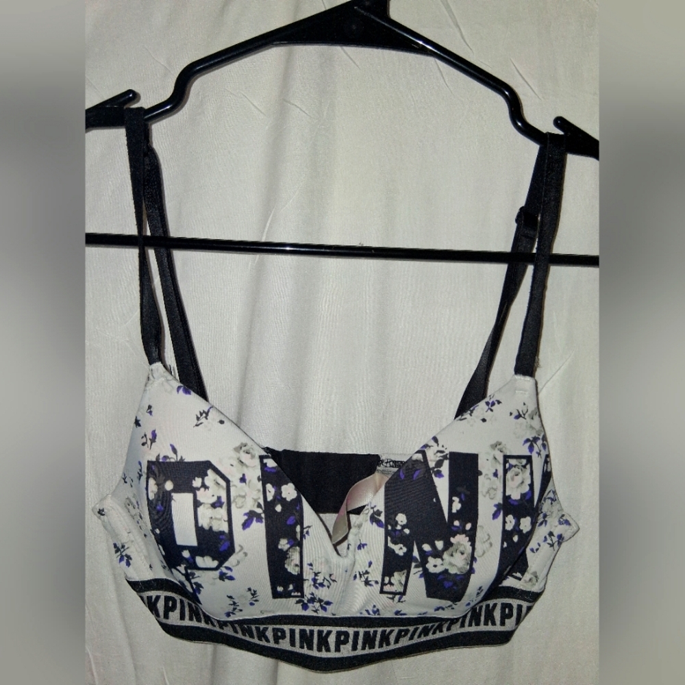 PINK BY VICTORIA SECRET Wear Everywhere T-shirt lightly lined Bra 32A